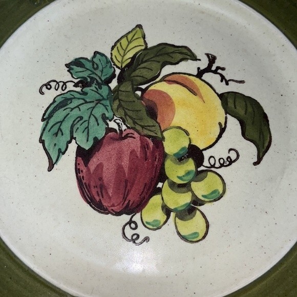 Metlox Poppytrail Vernon Provincial Fruit 10.5 in Dinner Plates Set of 2 - Picture 8 of 13